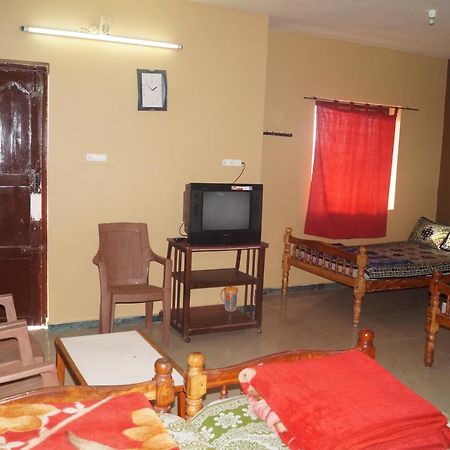 Wins Rooms Vālpārai Extérieur photo