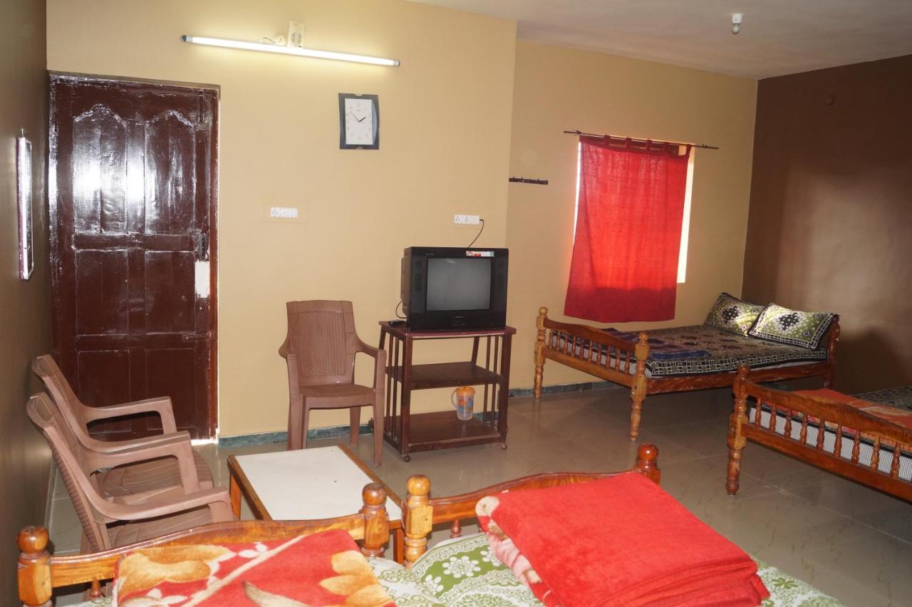 Wins Rooms Vālpārai Extérieur photo